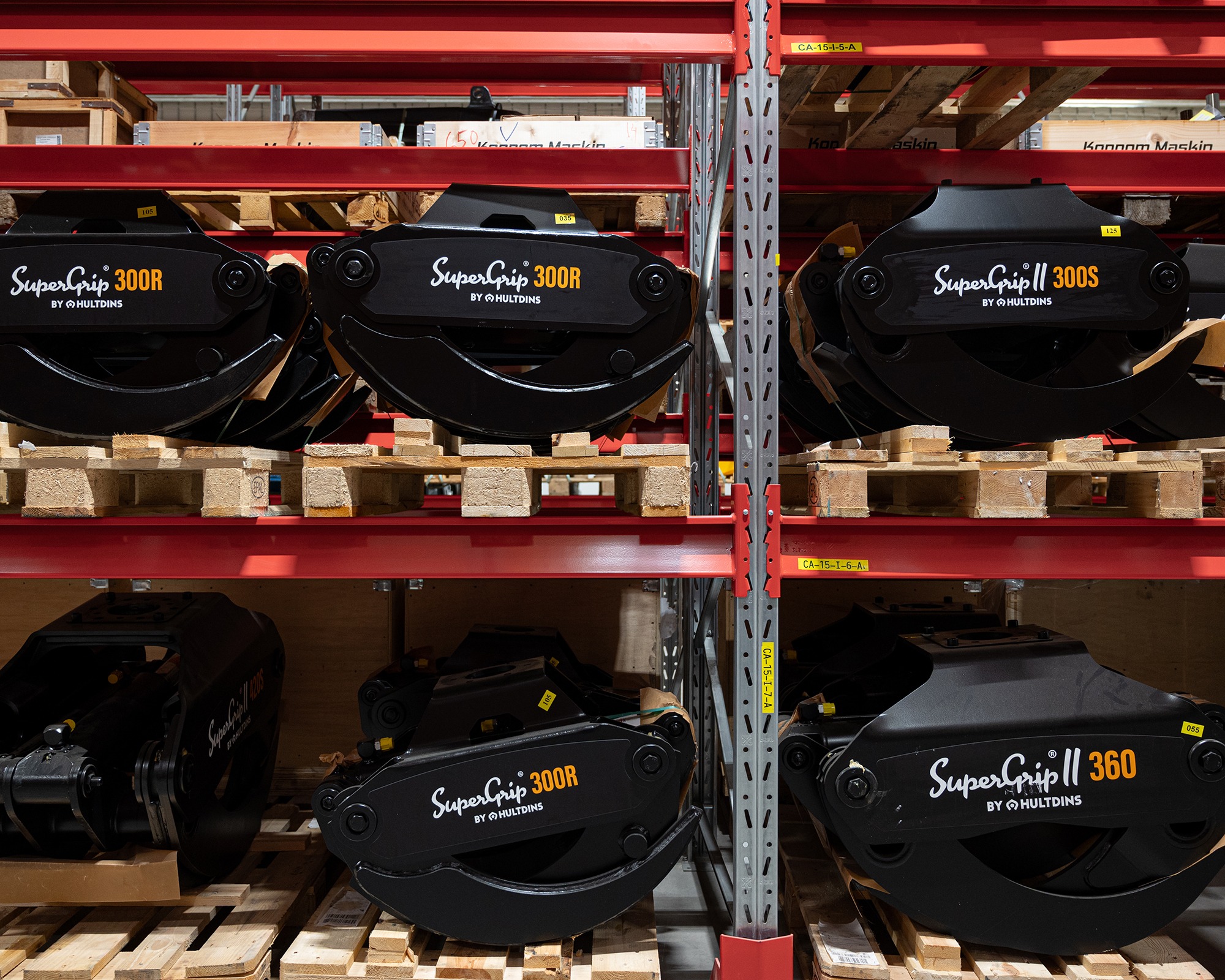 Hultdins-gripar på lagerhyllor